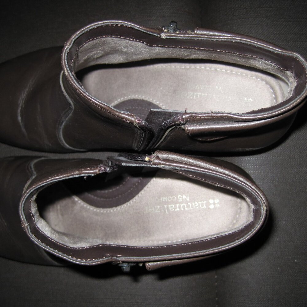 NATURALIZER Haley Ankle Bootie sz 7.5 women's - Picture 12 of 16